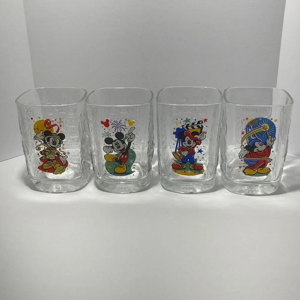 set of 4 Walt Disney World Millennium 2000 Mickey Mouse square collector glasses